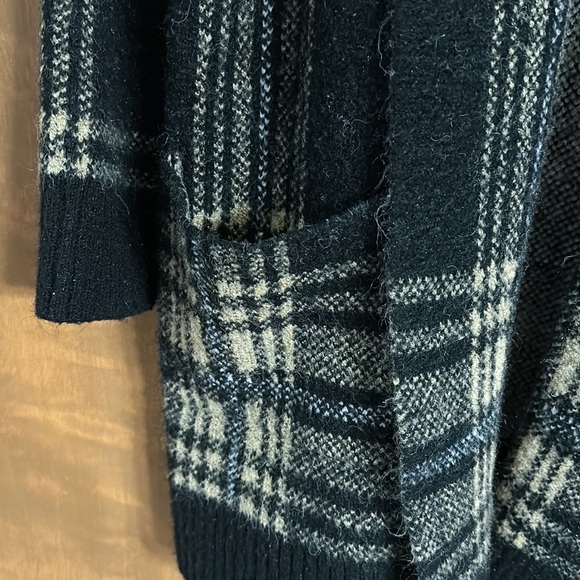 Evolution Cardigan - Picture 2 of 3